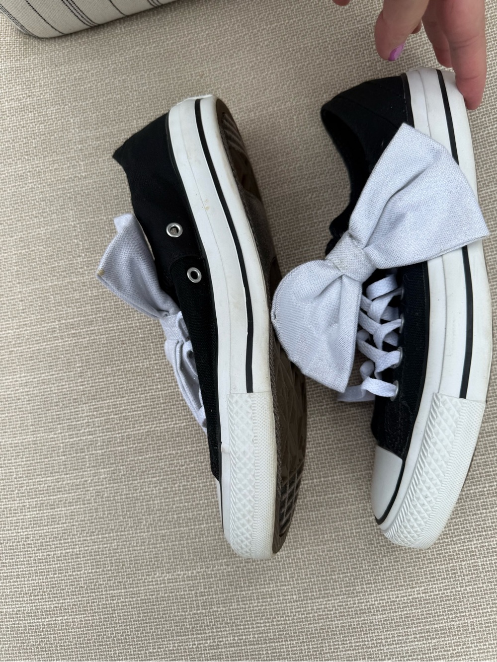 NEW Converse Black Canvas Low-Top Sneakers with White Bow Accents - Picture 2 of 4